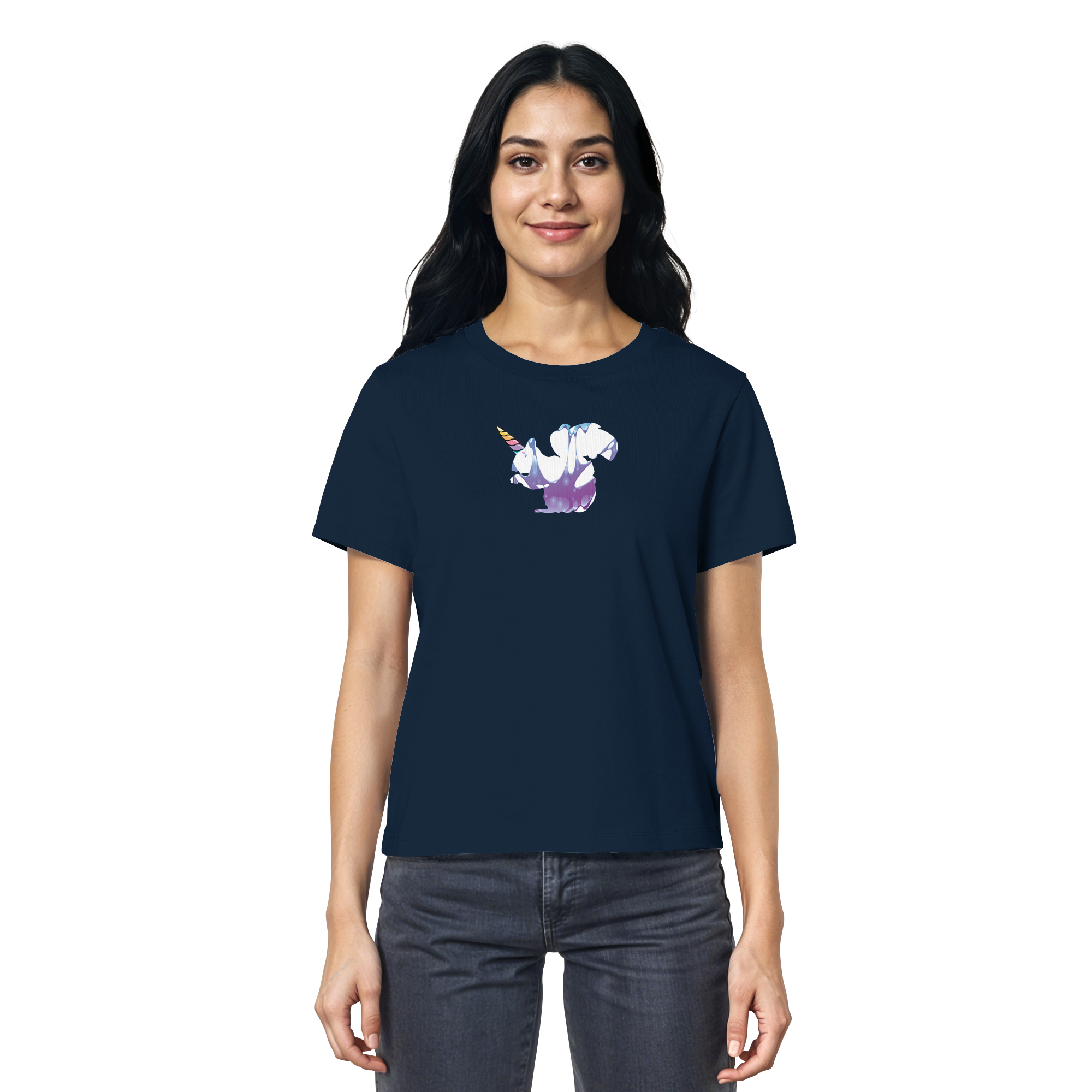 Das „Einhörnchen“-Shirt aus der eacygrow/Truemental-Kollektion – Ein Bio-Baumwollshirt mit einem kreativen Motiv-Mix aus Einhorn und Eichhörnchen in pastellfarbenen violetten und blauen Wirbeln.